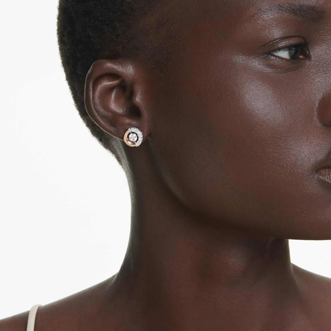 Dextera stud earrings