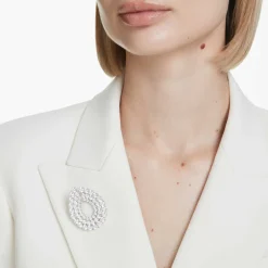 Matrix brooch
