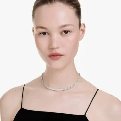 Matrix necklace