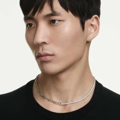 Matrix necklace