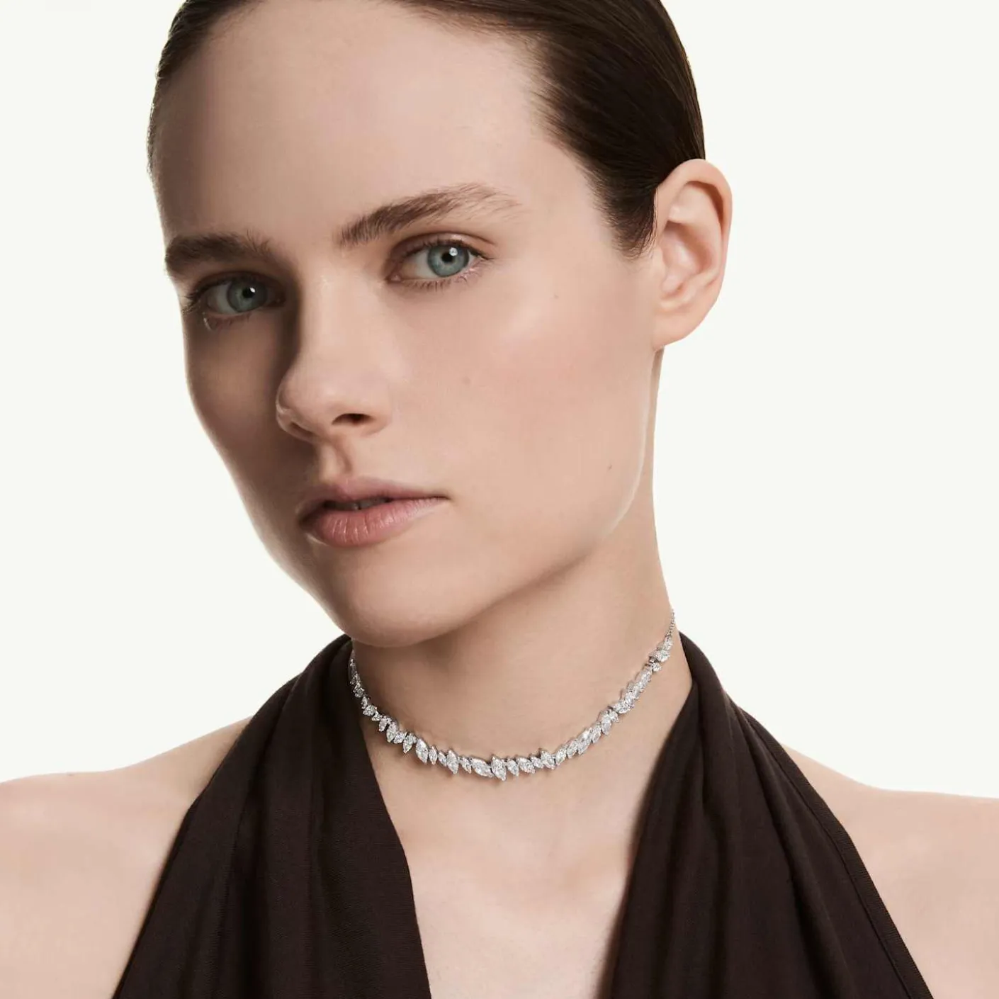 Mesmera choker