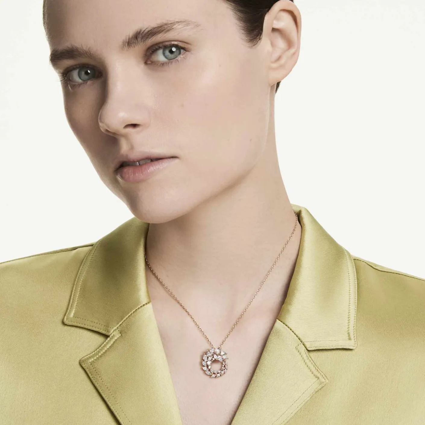Mesmera pendant