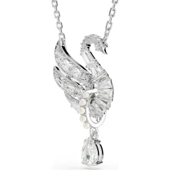 Swan pendant