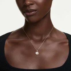 Una Angelic pendant