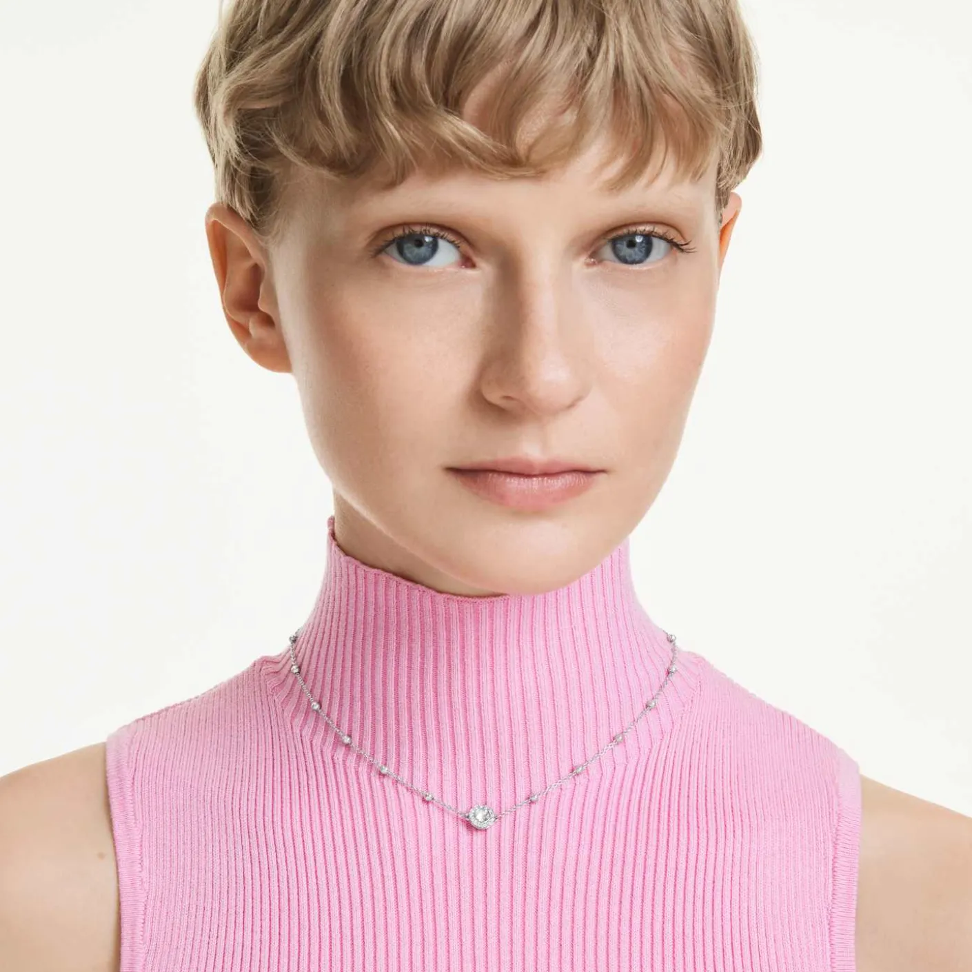 Una Angelic pendant